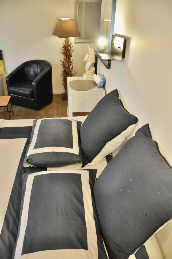 Les Chambres Tropeziennes Sanary-sur-Mer Exteriör bild